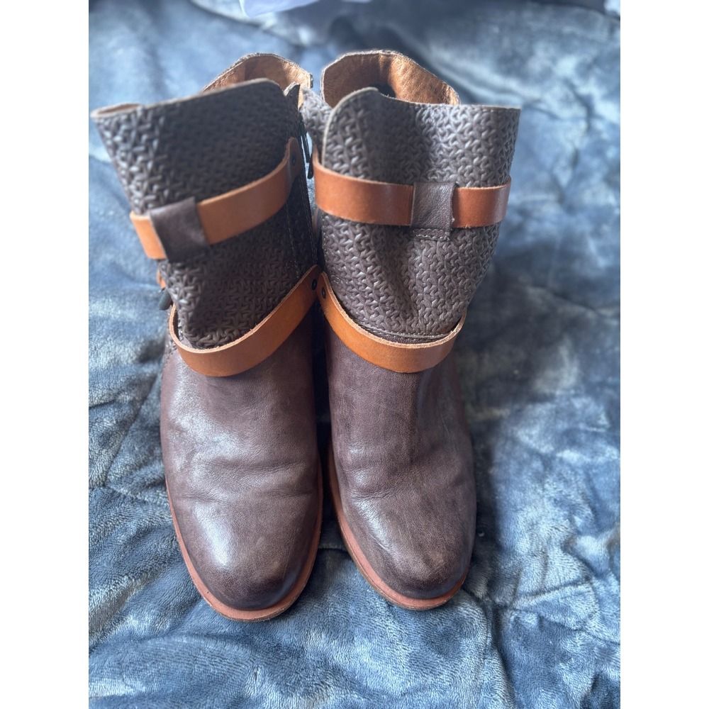 Sofft Brown Leather Textured Buckle Strap Ankle Boots Womens 11M Moto Bootie